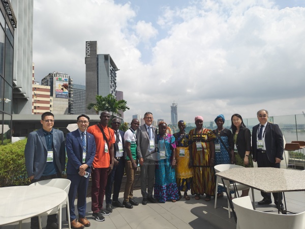 Hongjia Grain Machinery participa en la Ceremonia de Desarrollo Futuro del Procesamiento de Arroz CERFAM de África 